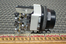 Load image into Gallery viewer, Allen Bradley 800H-HR2 Ser F 2 Position Selector Switch (No Knob) W/ 800T-XA
