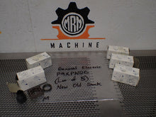 Load image into Gallery viewer, General Electric (3) P9XPN0G Pushbutton &amp; (2) P9XL00 Pilot Lights New Old Stock
