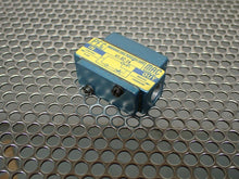 Load image into Gallery viewer, Mac Valves R1-02-14 Pressure Flow Valve Regulator New Old Stock

