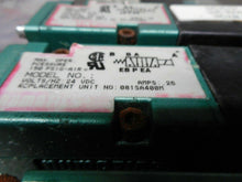 Load image into Gallery viewer, Numatics (3) 081RS100J016W00 Regulators (3) 081SA400M000061 (3) 081SA400M Valves
