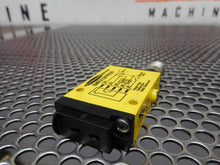 Load image into Gallery viewer, Banner SME312FPBQD Mini-Beam Sensor 10-30VDC New Old Stock (Lot of 2)
