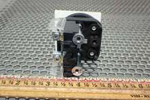 Load image into Gallery viewer, Allen Bradley 800H-AR101 Ser F Pushbutton Green W/ 800T-XD1 Ser D Contact Used
