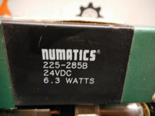 Load image into Gallery viewer, Numatics (3) 081RS100J016W00 Regulators (3) 081SA400M000061 (3) 081SA400M Valves
