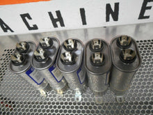 Load image into Gallery viewer, General Electric (4) 97F9003S 12.5uf  &amp; (1) 97F9004S 15uf 370VAC Capacitors Used
