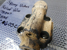 Load image into Gallery viewer, Sperry Vickers 175067 Hydraulic Relief Valve L3SMH Model CG03C10 Used Warranty
