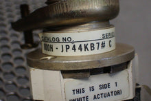 Load image into Gallery viewer, Allen Bradley 800H-JP44KB7 Ser C Keyed Selector Switches Used No Keys (Lot of 2)
