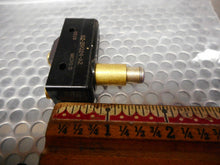 Load image into Gallery viewer, Micro Switch BZ-2RQ24-A2 Basic Switch 15A 125, 250 Or 480VAC New Old Stock 5 Lot
