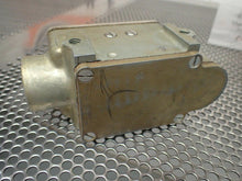 Load image into Gallery viewer, The National Acme 16D200NP-B-45A2 Snap-Lock Switch New Old Stock No Box
