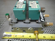 Load image into Gallery viewer, Numatics (2) 082SA415M019M61 Solenoid Valves 24VDC With Flexi-Blok Manifold Used
