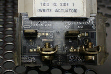 Load image into Gallery viewer, Allen Bradley 800H-JP44KB7 Ser C Keyed Selector Switches Used No Keys (Lot of 2)
