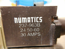 Load image into Gallery viewer, Numatics 031SS4002000020 (3) Solenoid Valves 150PSIG W/ 237-963B 24V 50/60Hz New
