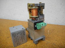 Load image into Gallery viewer, VDO Type 22/06-16 Converter 80805 4-20mA Used With Warranty
