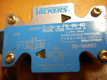 Load image into Gallery viewer, Vickers 02-146883 DG4V-3-ON-M-FW-B6-60 Valve 508169 Coils 110/120V 50/60Hz New
