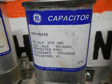 Load image into Gallery viewer, General Electric (4) 97F9003S 12.5uf  &amp; (1) 97F9004S 15uf 370VAC Capacitors Used
