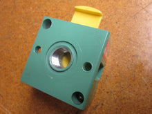 Load image into Gallery viewer, Numatics VS30-04 Shut Off Valve 1/2&quot; 300PSI Max NEW
