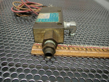 Load image into Gallery viewer, GEMS FS-926 48973 Air 5 SCFH Flow Switch Used With Warranty
