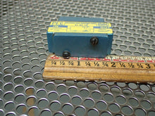 Load image into Gallery viewer, Mac Valves R1-02-14 Pressure Flow Valve Regulator New Old Stock
