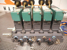 Load image into Gallery viewer, Numatics (4) 081SA402M000061 (1) 082SA415M00??? Valves &amp; (5) 082RS125U000000
