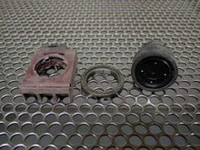 Load image into Gallery viewer, General Electric (3) P9XPN0G Pushbutton &amp; (2) P9XL00 Pilot Lights New Old Stock
