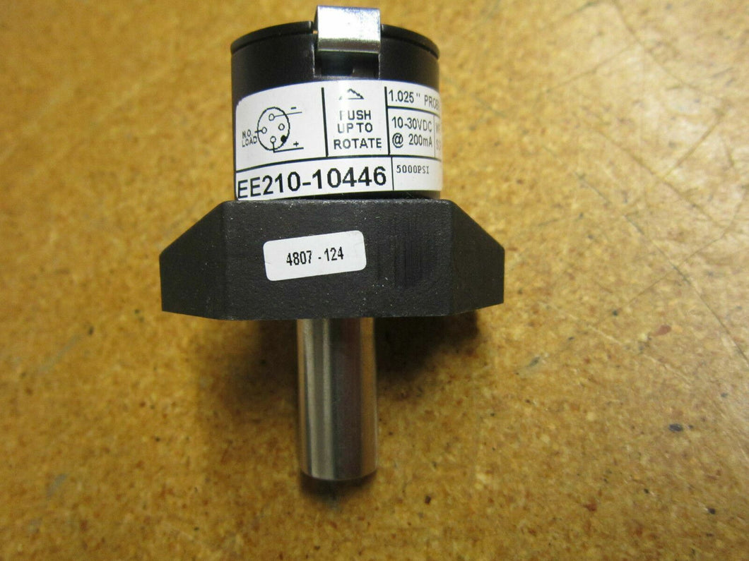 Namco EE210-10446 LPR Cylindicator Proximity Sensor 10-30VDC 1.025