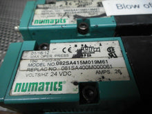 Load image into Gallery viewer, Numatics (2) 082SA415M019M61 Solenoid Valves 24VDC With Flexi-Blok Manifold Used
