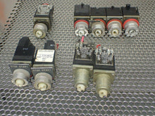 Load image into Gallery viewer, Allen Bradley 800MR-HX2B Ser A (Lot of 9) Selector Switches See All Pics Used
