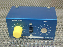 Load image into Gallery viewer, Banner B3-1500 Industrial Control Plug-In Module 0-10 Time/Sensitivity New

