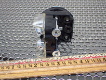 Load image into Gallery viewer, Allen Bradley 800H-AR101 Ser F Green Pushbutton Switch Used With Warranty

