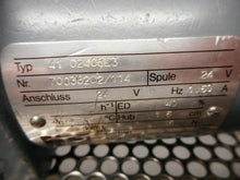 Load image into Gallery viewer, Binder 70036202/114 Type 41 02406E3 24V Motor Used With Warranty
