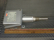 Load image into Gallery viewer, United Electric Controls C100-121 90410 Temperature Switch 200-425F 95-215C NEW
