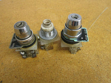 Load image into Gallery viewer, Square D 9001-KA-1 Ser G Selector Switches 120V No Keys (Lot of 3)
