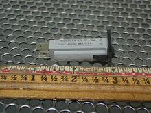 Load image into Gallery viewer, Potter &amp; Brumfield W28X-Q1A-15 Circuit Breakers 32VDC 250VAC New (Lot of 3)
