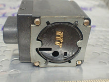 Load image into Gallery viewer, Cutler-Hammer E51DF11 Ser B3 Photoelectric Head Programmable Fiber Optic High Sp
