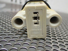 Load image into Gallery viewer, Micro Switch 11NF1-RBK Oiltight Fluidic Indicator 30PSIG Max New Old Stock
