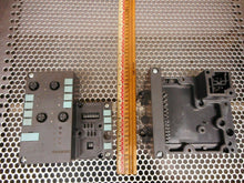 Load image into Gallery viewer, Siemens ET-200X DI 8 x DC 24V Module Used Nice Shape With Warranty
