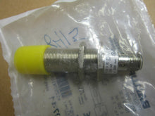Load image into Gallery viewer, Balluff BOS-18M-PS-1RB-E5-C-S4 Photoelectric Sensor 10-30VDC 200mA NEW
