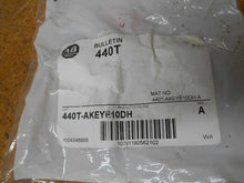 Load image into Gallery viewer, Allen Bradley 440T-MSBLE11DH Ser A Single Key Bolt Lock 440T-MSBLE56 New
