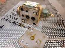 Load image into Gallery viewer, Sperry Vickers 175067 Hydraulic Relief Valve L3SMH Model CG03C10 Used Warranty
