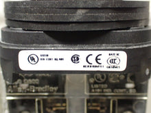 Load image into Gallery viewer, Allen Bradley 800H-AR101 Ser F Green Pushbutton Switch Used With Warranty
