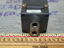 Load image into Gallery viewer, Cutler-Hammer E51DF11 Ser B3 Photoelectric Head Programmable Fiber Optic High Sp
