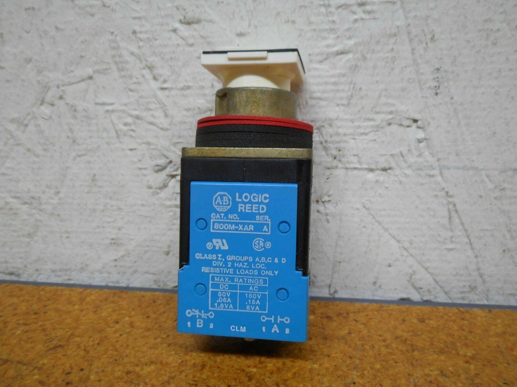 Allen Bradley 800MS-CQA12 Ser A Pushbutton 12V & 800M-XAR Logic Reed Contact