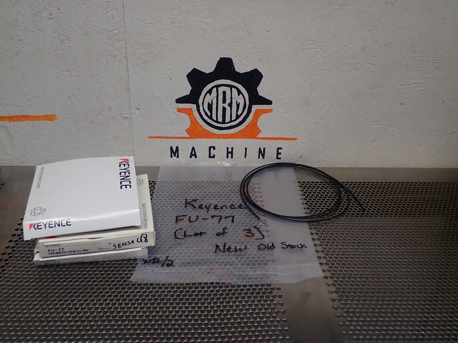 Keyence FU-77 Fiber Optic Sensors New Old Stock (Lot of 3) – MRM Machine