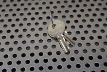 Load image into Gallery viewer, Siemens 3SU1050-1HF20-0AA0 Red Push Button Operator Keyed Switch New Old Stock
