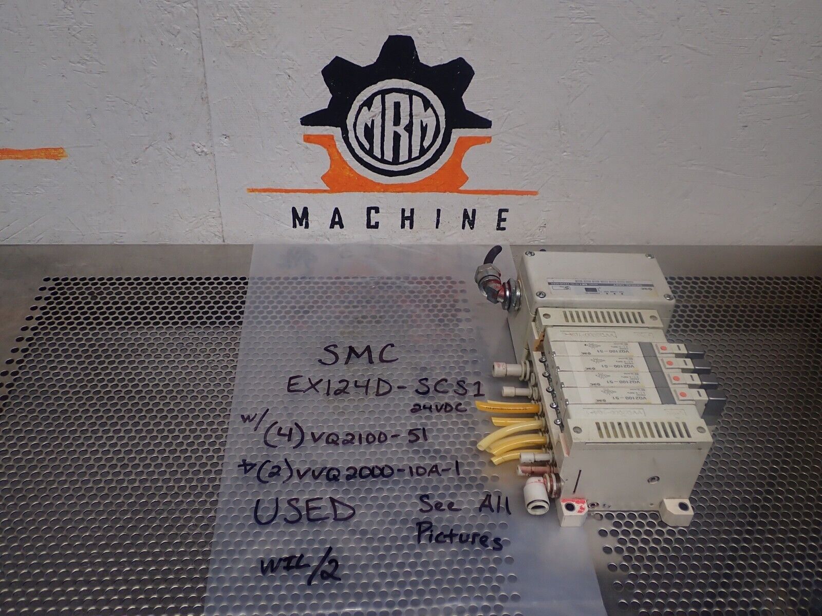 Serial Unit SMC EX124D-SCS1 Serial Unit Model SR1 24VDC W/ (4) VQ2100-51 & (2) VVQ ...