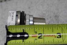 Load image into Gallery viewer, Allen Bradley 800T-N31KF4 Ser T Selector Switch (No Key) Used With Warranty
