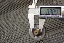 Load image into Gallery viewer, McDaniel Controls 0-2000 PSI, R7ML 1/8&quot; Gauge NEW Bronze Tube Brass Socket
