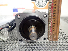 Load image into Gallery viewer, Omron R88M-W75030T 750W 200V 4.4A 2.39Nm 3000 R/min Servo Motor Used W/ Warranty
