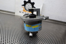 Load image into Gallery viewer, Pacific Scientific 33VM62-101-5 P500-1003 Rev T Motor 6.4 Torque NEW See Pics
