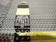 Load image into Gallery viewer, Allen Bradley 800MR-N31Q Ser A Keyed Selector Switch W/ 800M-XA Ser B Contact
