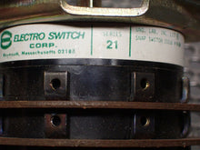 Load image into Gallery viewer, Electro Switch 21203A Rotary Switch Series 21 15A 120VAC 7.5A 240VAC New No Box
